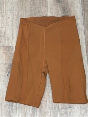 Lululemon Ribbed High-Rise Yoga Shorts 8" - Butternut Brown - Size 4